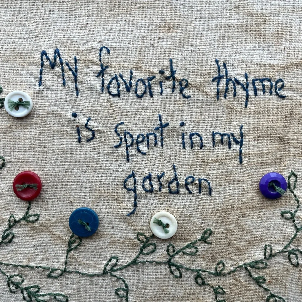 Nancy Evers Handmade Embroidered Garden Button Art 2001 Green Frame 12